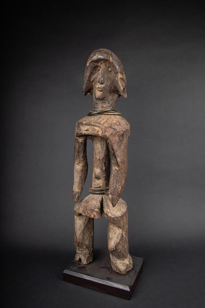 null NIGERIA
Figure anthropomorphe en bois sculpté et pigments
Mumuye
Début du XXème...