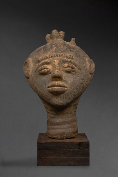 null GHANA
Terracotta head of a high dignitary
Krinjabo, Akan
19th century or earlier
Height...