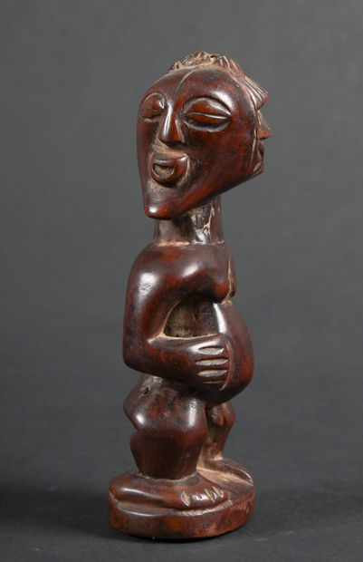 null REUBLIQUE DEMOCRATIQUE DU CONGO
Figure anthropomorphe en bois sculpté de style...