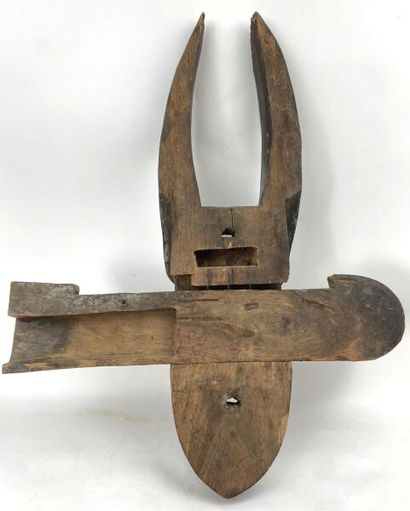 null MALI - DOGON People

Set of three attic locks :
- one with water and two characters,
-...