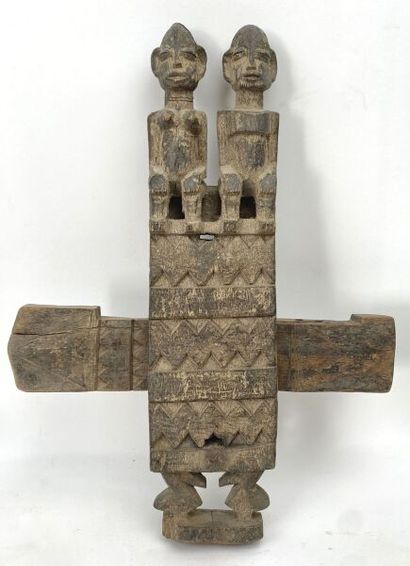 null MALI - DOGON People

Set of three attic locks :
- one with water and two characters,
-...