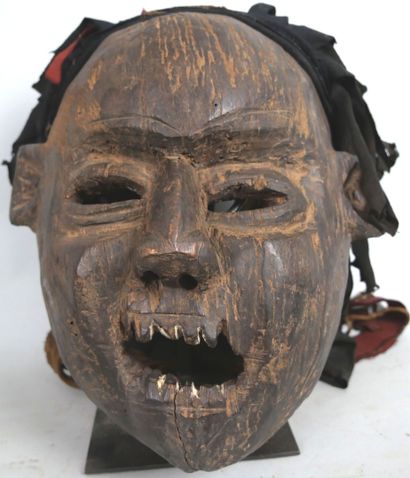 CAMEROUN - peuple BAMILEKE

Masque de la...