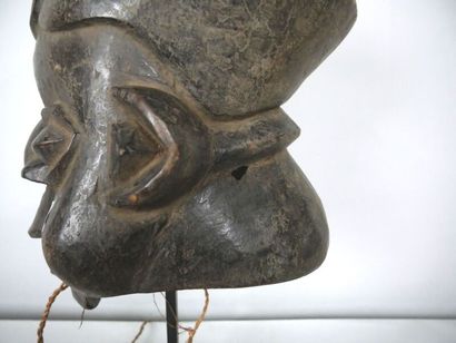 null CAMEROON - KOM people

Crest mask representing a princely figure.
Crack and...