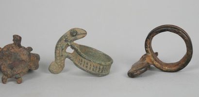 null COTE D'IVOIRE - peuple SENOUFO

Lot de six bagues décorées d'un caméléon et...