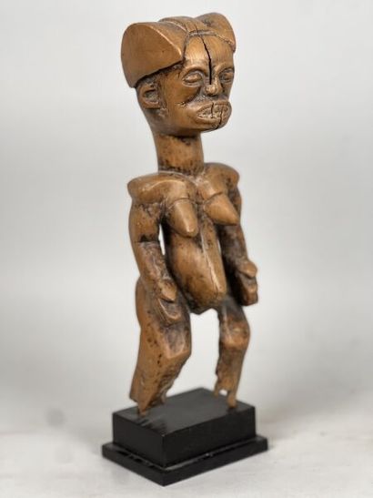 null CAMEROUN - peuple MABEA /FANG

Petite statuette féminine sur socle.
Petites...