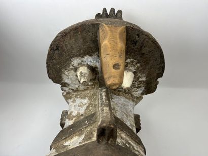 null NIGERIA - Peuple IGBO IZZI

Grand masque éléphant à superstructure cubisante
Arrière...