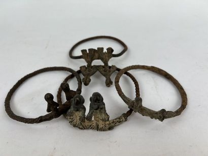 null BURKINA FASO - Peuples LOBI et BWA

Quatre "Bracelets" en fer et bronze. Ces...
