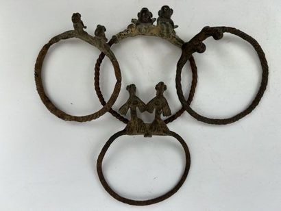 null BURKINA FASO - Peuples LOBI et BWA

Quatre "Bracelets" en fer et bronze. Ces...