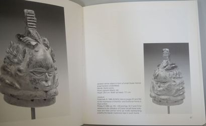 null [ART AFRICAIN]. Ensemble de 5 Volumes.
Masques d'Afrique, Nîmes 1986, in-8,...