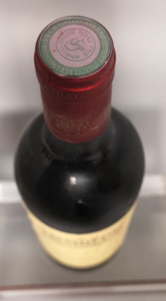 null 1 bouteille de Château Le CROCK - Saint Estèphe 1986. 
Etiquette légèrement...