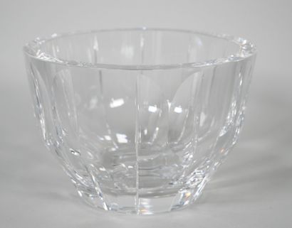 null ORREFORS Sweden
Vase de forme circulaire pouvant former coupe en cristal moulé...