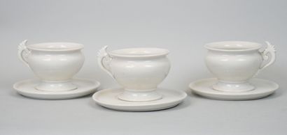 null Ensemble de trois tasses et sous-tasses en porcelaine émaillée blanche
Dimensions...