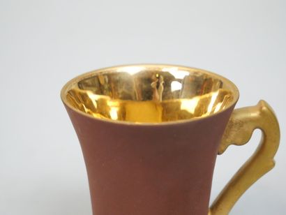 null Service à café en porcelaine de couleur brune et or comprenant 6 tasses et 6...
