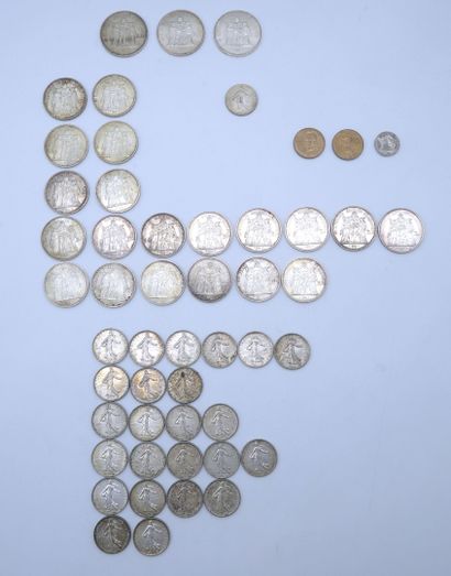 Monnaies Argent France. Ensemble de 48 Monnaies.

3-50...