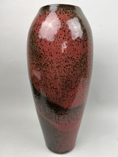 LE DOUGET Yvon (1953 - )

Grand vase de forme...