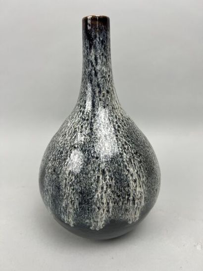 LE DOUGET Yvon (1953 - )

Vase soliflore...
