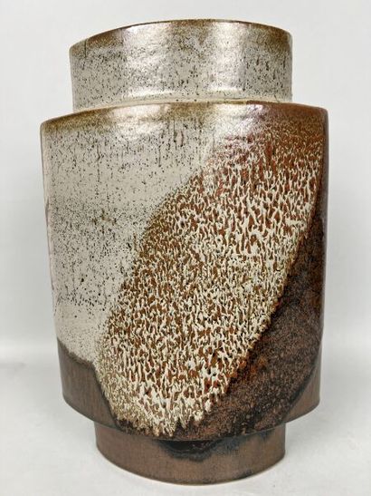 LE DOUGET Yvon (1953 - )

Grand vase plat...