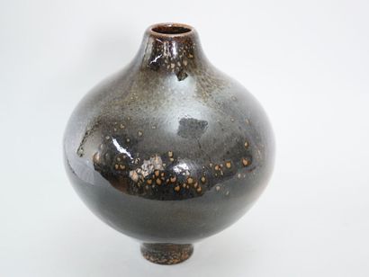 LE DOUGET Yvon (1953 - )

Vase toupie soliflore...