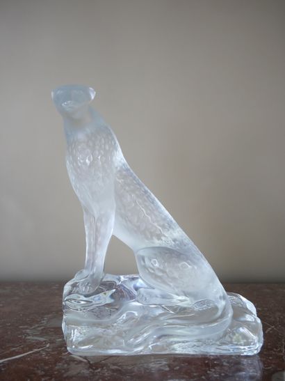 null LALIQUE France 
Sculpture in transparent white pressed molded crystal, "TANCREDE"...