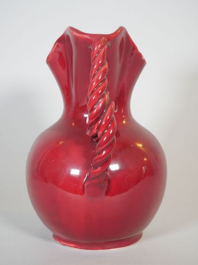 null Ray CAMART in Antibes (1908-1980) 
Corolla-shaped baluster vase in red-glazed...