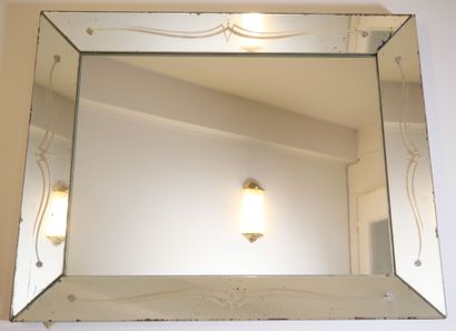 null Rectangular mirror in engraved glass. Modern work in the Venetian style. 
Dimensions:...