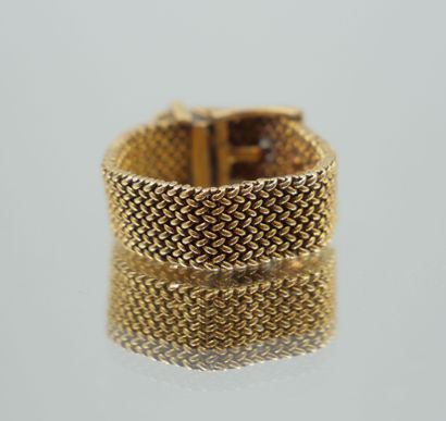null Belt ring in 750 thousandths gold, adjustable. 
Weight: 5.64 gr - Largest TDD:...