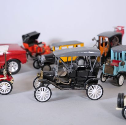 null Brand RAMI by J.M.K 
Reunion of 15 painted metal miniature cars of various sizes....