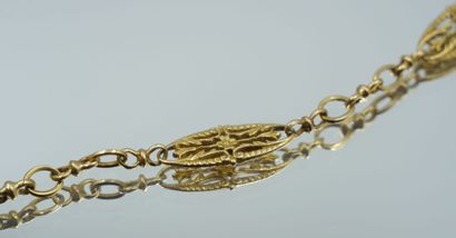 null Long vest or sautoir in 750 thousandths gold with filigree oval links
Length...