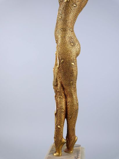 null Demeter CHIPARUS (1886-1947) :
Dourga 
Épreuve chryséléphantine en bronze doré...
