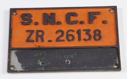 null Plaque S.N.C.F. Dimensions: 35 x 22 x 1,5 cm. Amateurs de trains, fans inconditionnels...