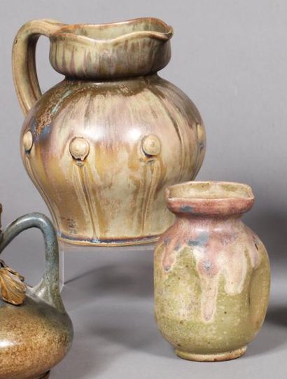 null Ensemble comprenant un petit vase par Charles GREBER (1853-1935) et un pichet...