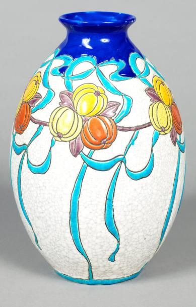 BOCH LA LOUVIERE - Charles CATTEAU (1880-1966) Vase ovoïde en faïence, décor stylisé...