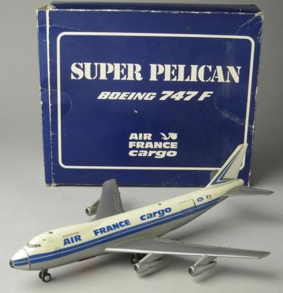 null Jouet. Boeing 747 Super Pélican Air France Cargo. Tôle lithographiée. Mécanisme...