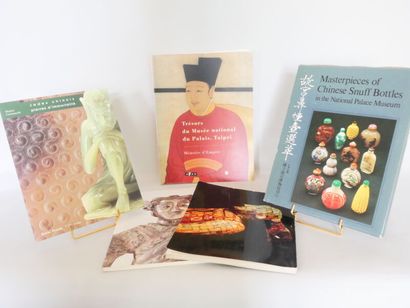 null [CHINA]. Set of 5 Volumes.
Trésors d'Art Chinois récentes découvertes archéologiques...