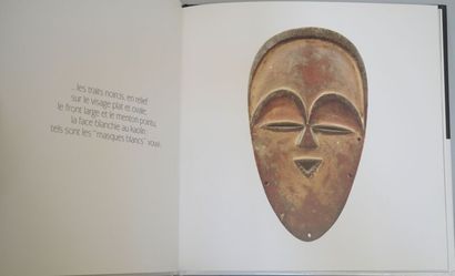 null [AFRICAN ART]. Set of 5 Volumes.
Masques d'Afrique, Nîmes 1986, in-8, beige...