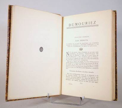 null CHUQUET ARTHUR, Dumouriez, Figures du Passé-Librairie Hachette 1914, in-8, demi-reliure...