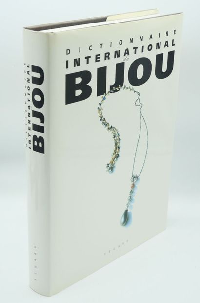 null [BIJOUX]
Dictionnaire International du Bijou, Collectif sous la direction de...