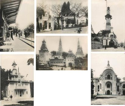 null 32 PHOTOGRAPHIES PARIS EXPO 1900: Collection Félix Potin. Série incomplète....