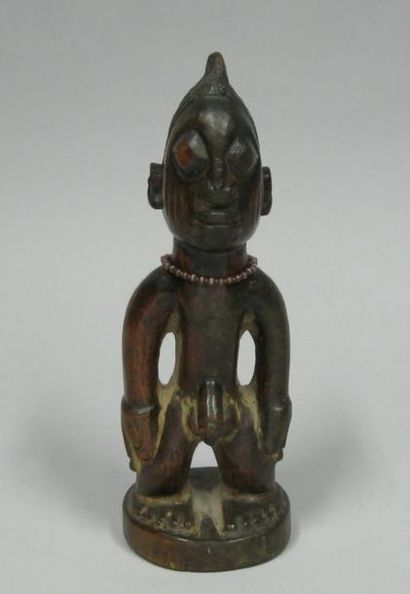 AFRIQUE Yorouba en bois sculpté. H: 22 cm Provenance: Vérité
