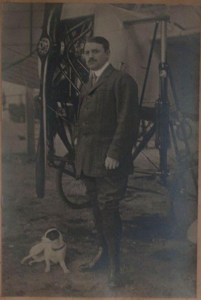 null Demanest et son Blériot XI, grande photographie argentique. 1910-1911. 41 x...