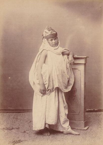 null F.SOLER et ALBERT : Tunisie, Bédouines et Mauresques, c.1890. Cinq tirages albuminés...