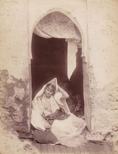 null NEURDEN. : Femme mauresque et femmes arabe préparant le couscous, c.1890. Deux...