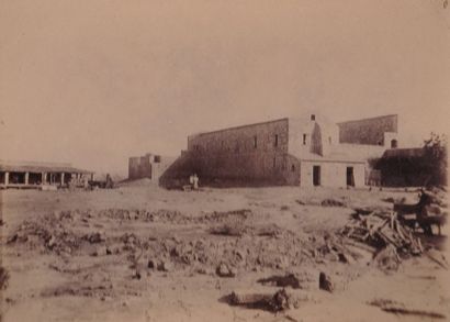 null SOUDAN : Paysage et fort de Koundou, c.1890. Sept tirages albuminés montés sur...