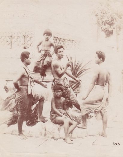 null THAILANDE : Paysages et groupe d’hommes, c.1895. Six tirages au citrate d’époque,...