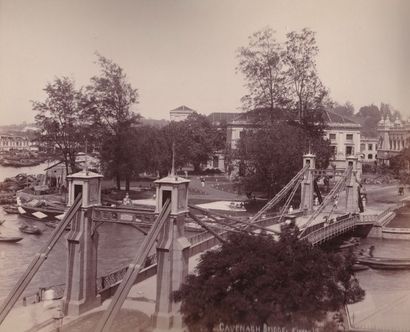 null SINGAPOUR : Cavenach Bridge, c.1880. Deux tirages albuminés d’époque montés...