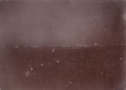 null ANONYME : Paris la nuit, c.1900. Tirage au citrate d’époque. 11,5 x 16,2 cm