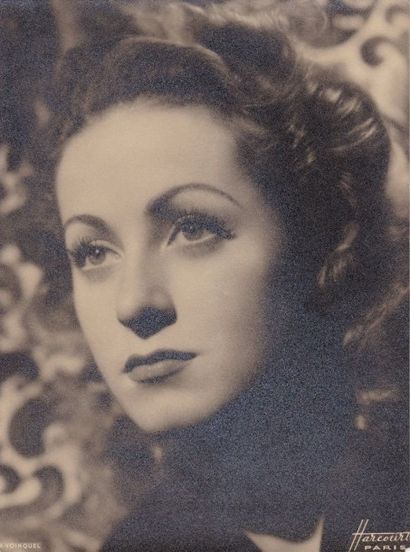 null RAYMOND VOINQUEL / HARCOURT : Danielle Darrieux, c.1935. Tirage argentique d’époque...