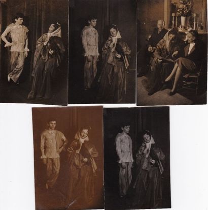 null BRASSAI : Mannequin de cire, c.1930. Cinq tirages contact d’époque, annotés...