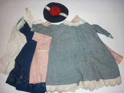 null Ensemble de vêtements pour poupée taille 3-4 comprenant : 6 robes, dessous,...