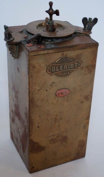 null Générateur d'acétylène, type B 80 C, en laiton, à carbure ordinaire. 1912. 25...